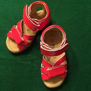 Walnut Red Patent Sandals, 22.